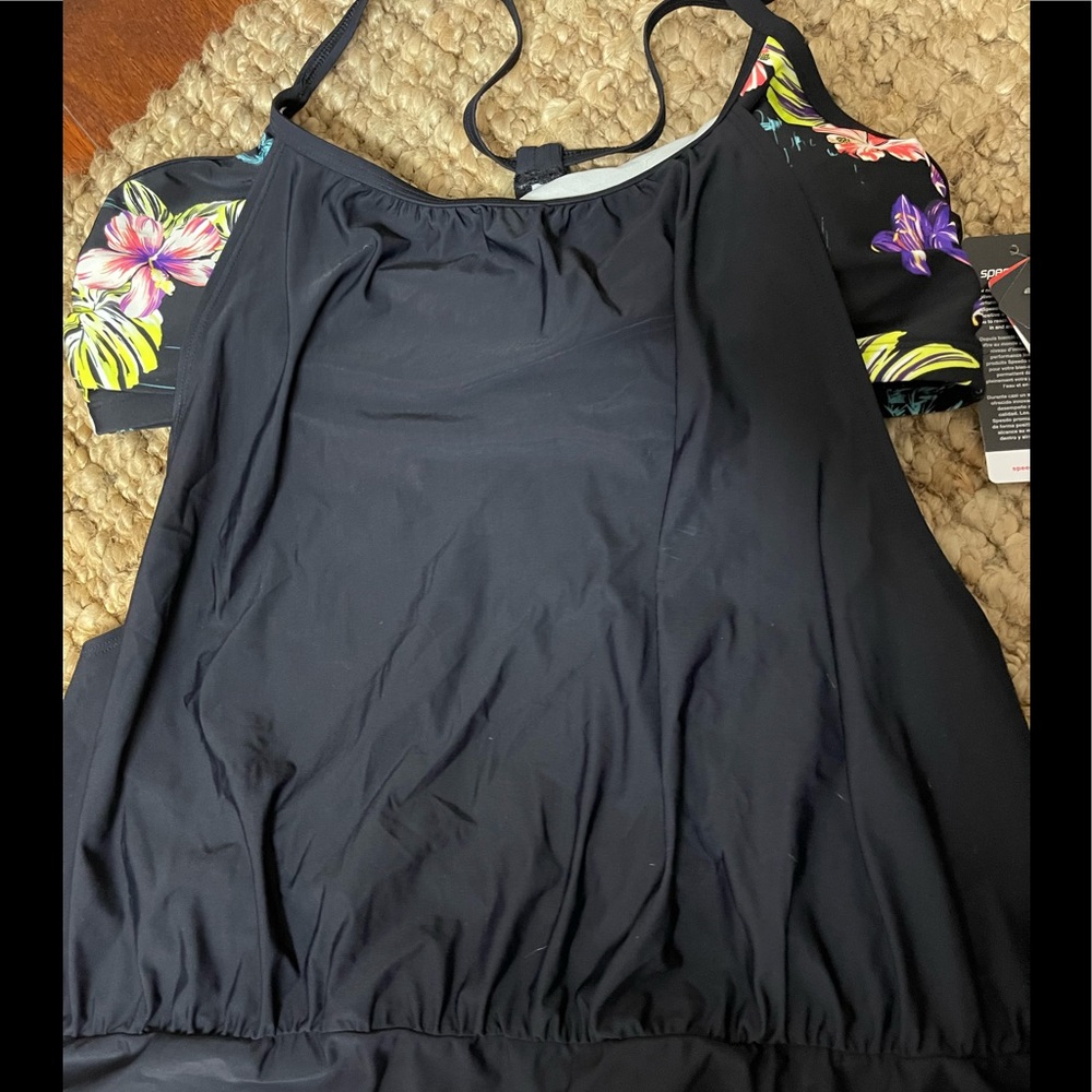 SPEEDO SWIM TOP XL NWT